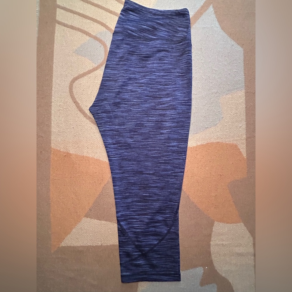 Blue capri length leggings by trek gear, XL - Picture 3 of 9